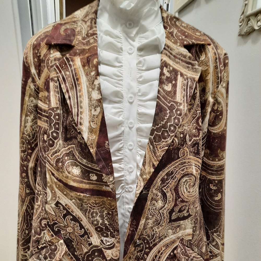 Blazer - Picture 1 of 3
